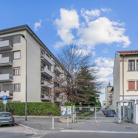 Rog27-Large Apartment With Transport Close To Home- Milaan Buitenkant foto
