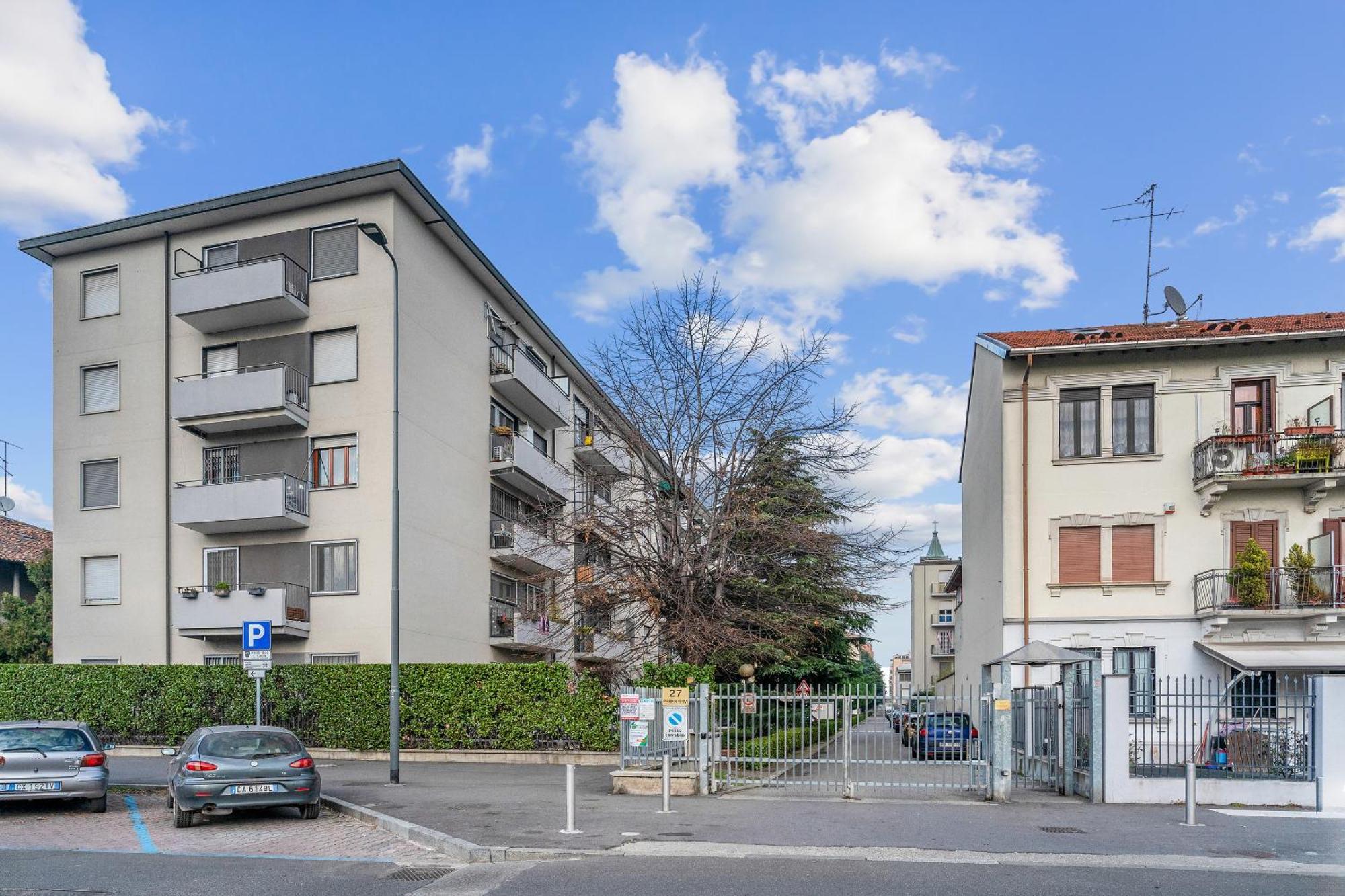 Rog27-Large Apartment With Transport Close To Home- Milaan Buitenkant foto